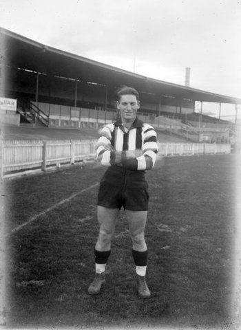 Collingwood centreman Charlie Utting on football field, 1945–49