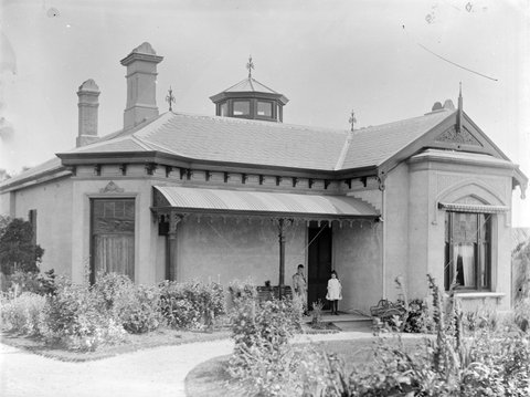 Residence, "Mynda," 5 Molesworth Street, Kew, 1890–1910