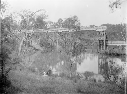 Bridge over the Yarra, possibly at Kew near Yarra Bend, 1890–1910