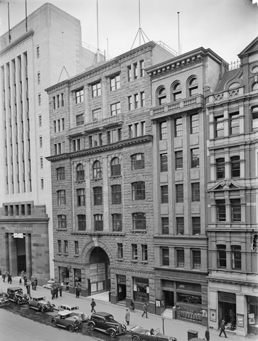 Gothic Bank, Bank of New South Wales and the Bankers & Traders Building, Collins St., Melbourne, 1935?