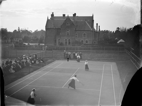 Tennis match, possibly at Brighton Girl's Grammar, 1890–1910