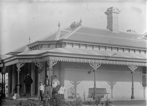 "Doona, Cotham Road, Kew", 1890–1910