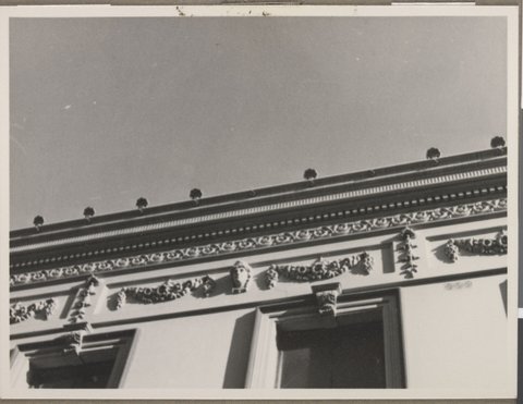 Hotel on the corner of Rathdowne and University Streets, Carlton, Vic, c. 1949