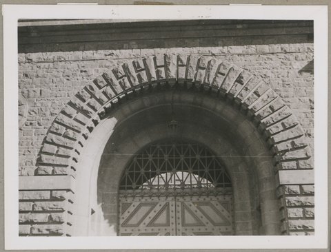 Old Melbourne Gaol - main entrance, 1949