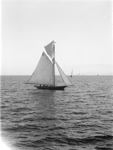 Aerore [yacht], St Kilda, 1900