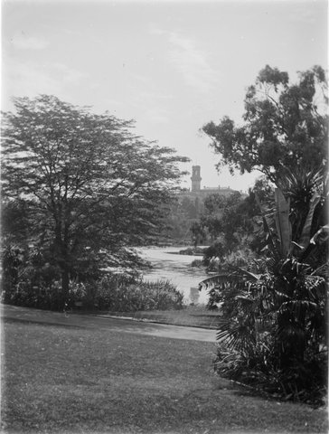 "Government House taken from the Botanical Gardens, Melbourne", 1900–13