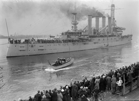 U.S. Seattle leaves Pt. Melbourne, 1926