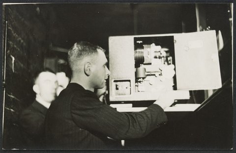 Radio manufacture at the Radio Corporation Pty Ltd, South Melbourne factory, 1931–40