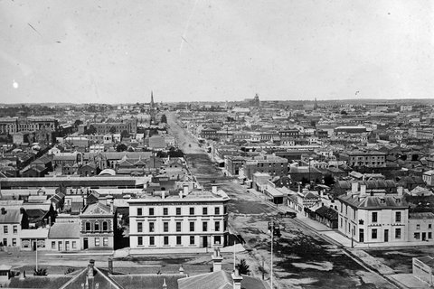 Lonsdale Street looking east from intersection of Queen Street, c. 1920