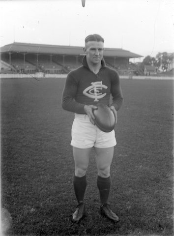 [Carlton Football player Creswell "Mickey" Crisp], 1931–41