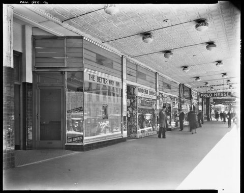[View of shops on Elizabeth Street, Melbourne], 1930s