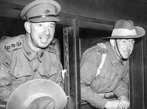 A.I.F. men on their return to Australia, at Spencer Street station, Melbourne, 1943
