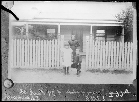 Woman & 2 children outside house, 39 Park St., Elsternwick, 1914–37