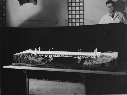 "Scale model of MacRobertson Bridge of Yarra River, Melbourne, Vic.", 1910–40