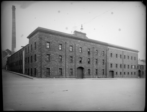 Exterior view of the Carlton Brewery, 1921–30