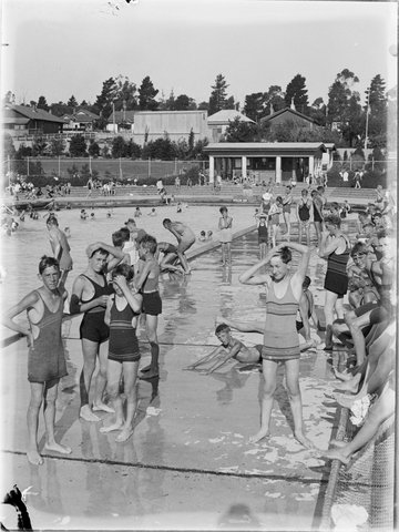 Camberwell Swimming Pool, showing swimmers, 1927–59