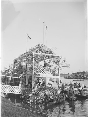 Decorated boats and floating pavilions - Henley on Yarra, Melbourne, Victoria, 1900–14