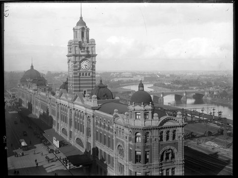 View of Flinders Street station looking towards the Domain, 1916
