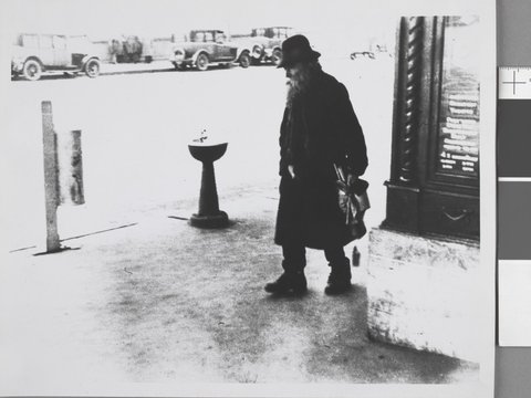 Street characters : A series of photographs taken of Melbourne street personalities, about 1930