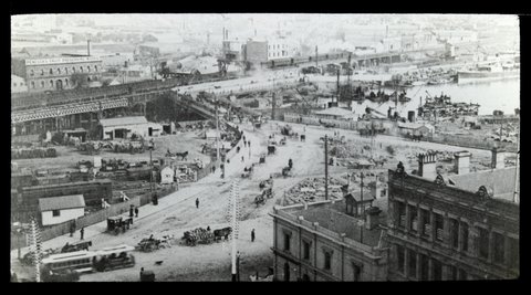 [Melbourne on the Yarra River], 1900–20