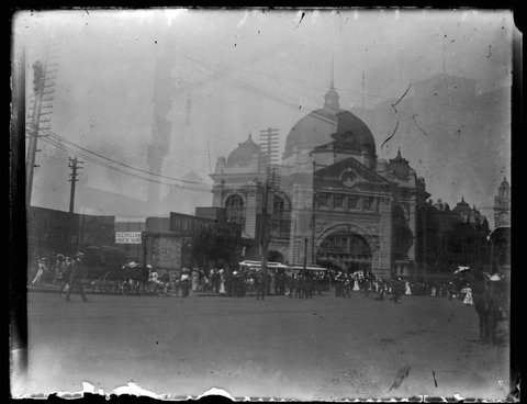 Flinders Street Railway Station, south-west corner of Swanston and Flinders Streets, Melbourne, 1890–1920