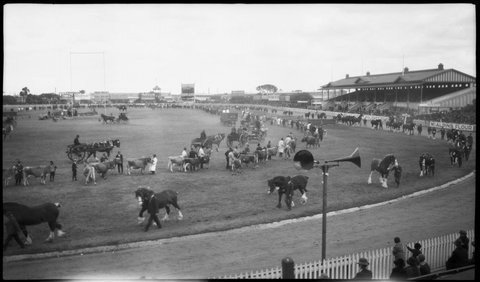 View of the Grand Parade, possibly Melbourne Showgrounds, Victoria, 1920–30