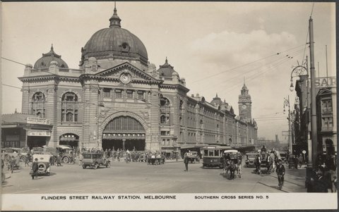 Flinders Street Railway Station, Melbourne, 1930–35
