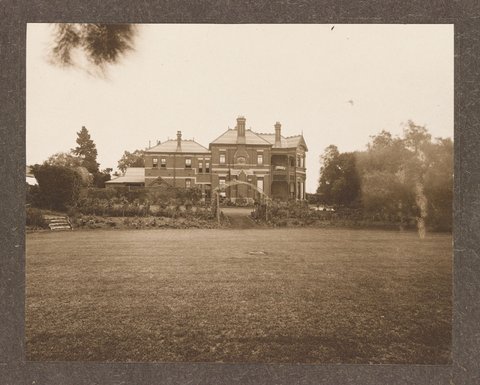 Album of photographs depicting exterior and interior views of Homeden, Lansell Road Toorak, 1905–16