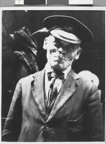 Street characters : A series of photographs taken of Melbourne street personalities, about 1930
