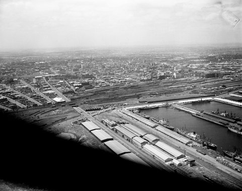 Aerial view of Victoria Dock and the City of Melbourne, 1940–50