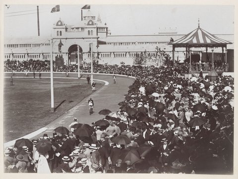 Bicycle race outside the Royal Exhibition Building, Melbourne, 1885–90