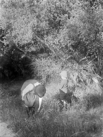Two children at Black Rock, 1910–45