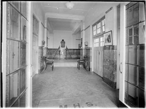 Corridor, Melbourne High School, 1900–50