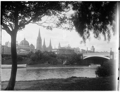 View of Melbourne from the south side of the river, 1880–1930
