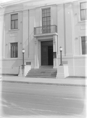 Entrance to Camberwell Municipal Offices, 1927–59