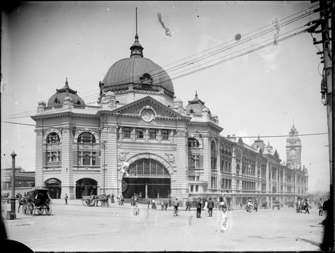 [Flinders Street Railway Station, Melbourne, Vic.], 1890–1914