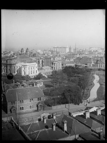 Elevated views looking west across Melbourne, from the East Melbourne fire station, 1907–13
