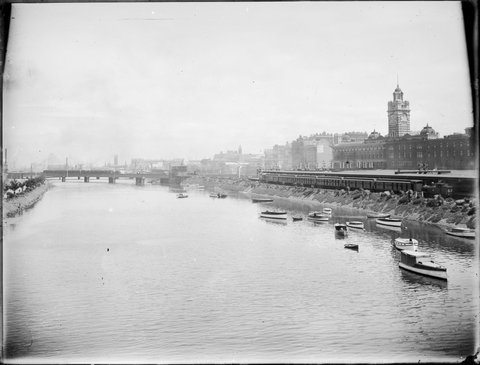 [Looking west along Yarra River, Melbourne, Vic.], 1891–1914