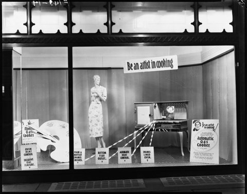 Showroom windows at the Metropolitan Gas Co., 196 Flinders Street, Melbourne, 1930s