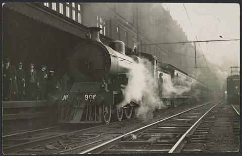 The first trip of Geelong Flier from Flinders St., A2 906, 3/5/26, 1926