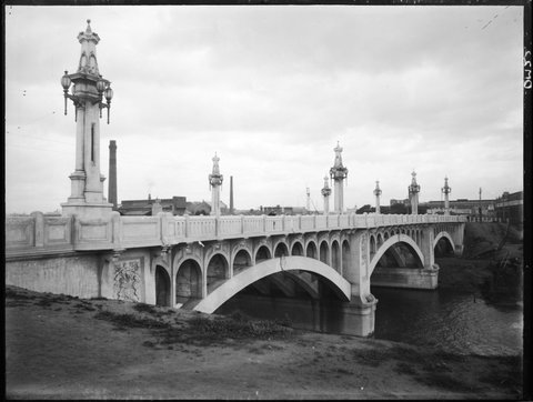 Church Street bridge over the Yarra, connecting Richmond and South Yarra, 1920–25