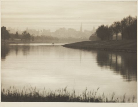 Looking towards Princes Bridge and Flinders Street Station, 1920–25