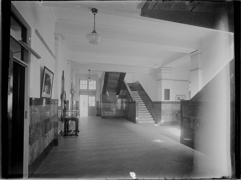 School foyer, Melbourne High School?, 1900–50