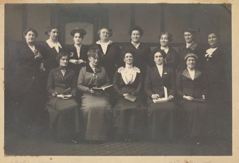 Bible study group at a Melbourne Church of England, 1915–18