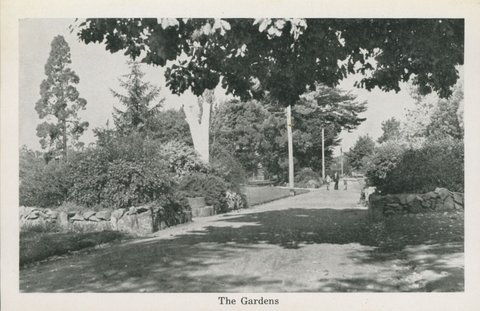 "Dandenong, Vic. photographic booklet", 1950s