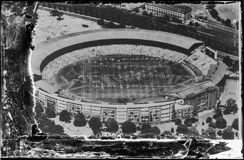 Melbourne Cricket Ground, with large crowd watching a performance?, 1900–50