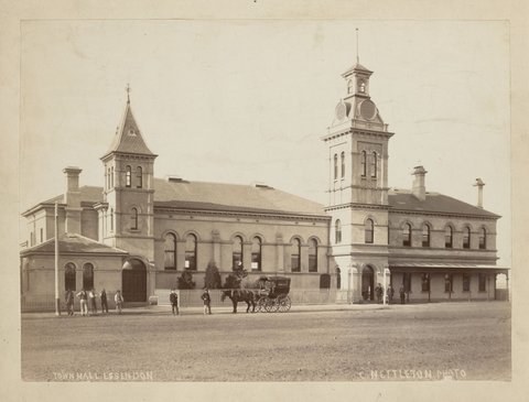 Town Hall Essendon, 1885–87