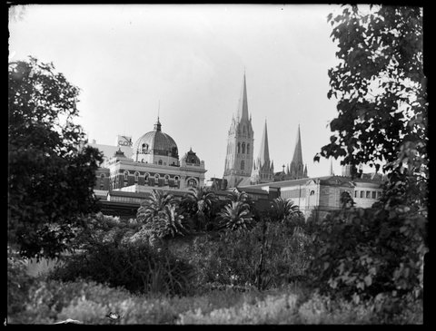 Flinders Street Station from south bank of the Yarra River, Melbourne, 1929–35