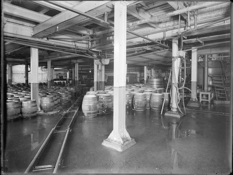 Carlton Brewery. Filling racking loading racks, Carlton side, 1938