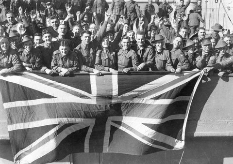 THIRD A.I.F. CONTINGENT LEAVES FOR OVERSEA. [ i.e. OVERSEAS]. EMBARKATION IN MELBOURNE. TROOPS PROUDLY DISPLAYING THE UNION JACK AS THEIR SHIP DREW AWAY FROM THE WHARF AT PORT MELBOURNE, 1939–45